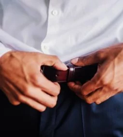 Férfi fehérneműk hódításhoz: nagyító alatt az idomok és a férfi tanga